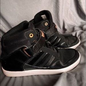 Adidas Ar 2.0 High Tops Black/Gold Size 8.5